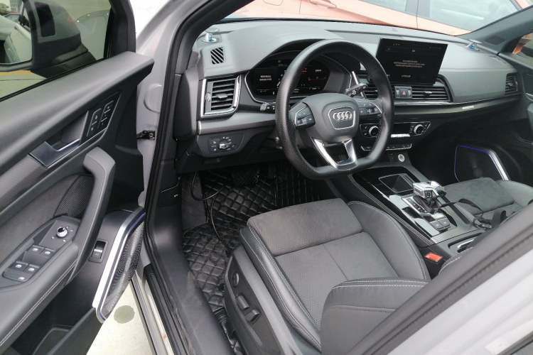 Used Audi Q5L Sportback 2022 45 TFSI Luxury Model Driver Seat