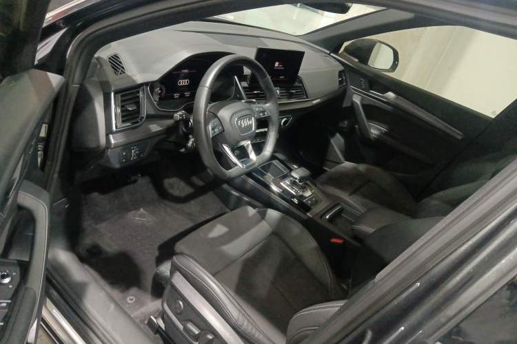 Used Audi Q5L Sportback 2022 40 TFSI Luxury Model Driver Seat