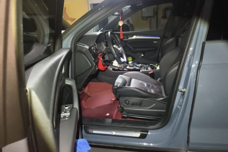 Used Audi Q5L Sportback 2022 Restyled 40 TFSI RS Kit Performance Version Driver Seat