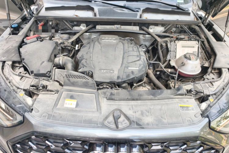 Used Audi Q5L Sportback 2022 40 TFSI Luxury Model Engine Bay