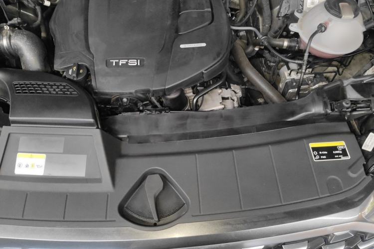 Used Audi Q5L Sportback 2022 40 TFSI Luxury Model Engine Bay