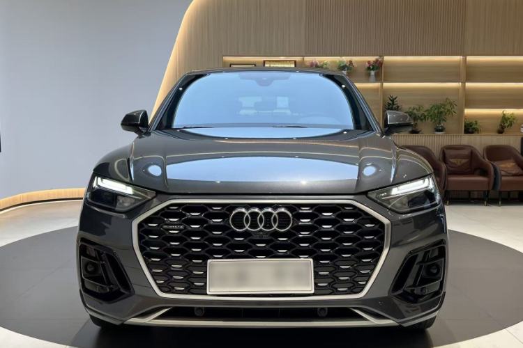 Used Audi Q5L Sportback 2022 40 TFSI Luxury Model Engine Bay