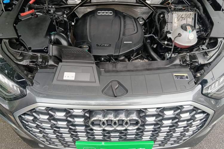 Used Audi Q5L Sportback 2022 45 TFSI Luxury Model Engine Bay