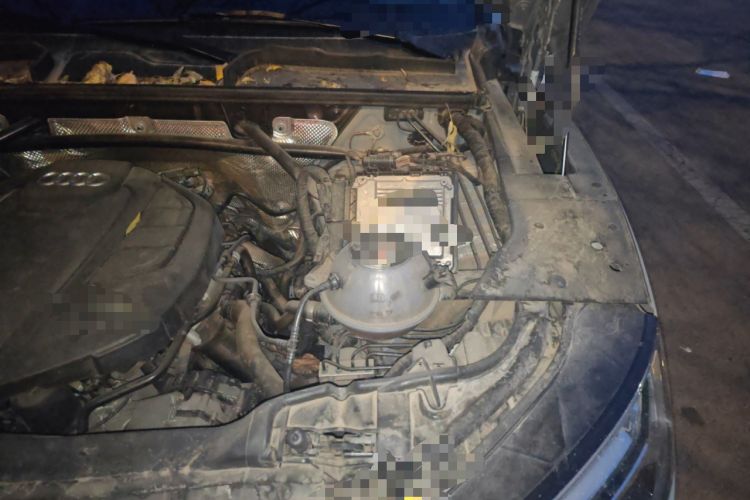 Used Audi Q5L Sportback 2022 40 TFSI Luxury Model Engine Bay Left