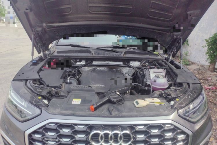 Used Audi Q5L Sportback 2022 40 TFSI Luxury Model Engine Bay