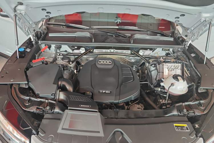 Used Audi Q5L Sportback 2022 Revised Version 45 TFSI Prestige Edition Engine Bay