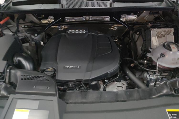 Used Audi Q5L Sportback 2022 Updated 45 TFSI Luxury Edition Engine Bay