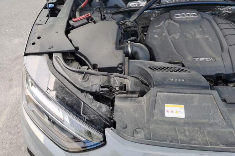 Used Audi Q5L Sportback 2022 Updated 40 TFSI Luxury Edition Engine Bay Right