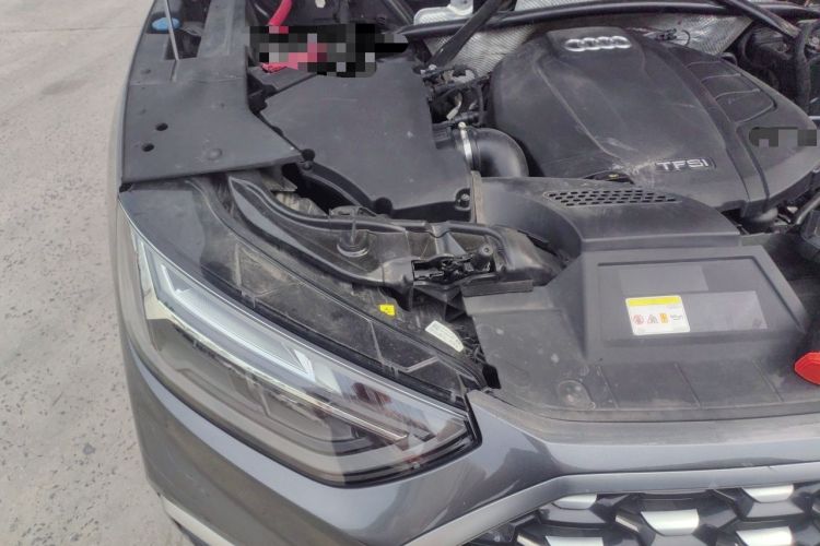 Used Audi Q5L Sportback 2022 40 TFSI Luxury Model Engine Bay Right