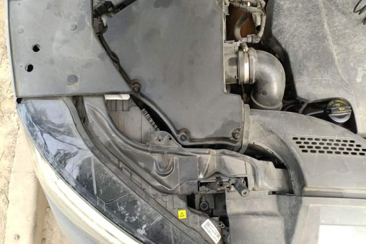 Used Audi Q5L Sportback 2022 40 TFSI Luxury Model Engine Bay Right