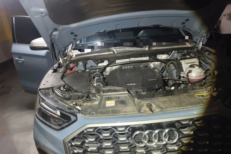 Used Audi Q5L Sportback 2022 Restyled 40 TFSI RS Kit Performance Version Engine Bay Right