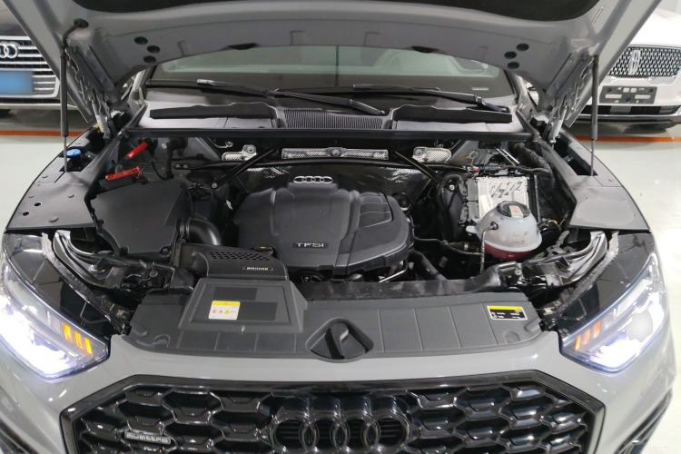 Used Audi Q5L Sportback 2022 Updated 45 TFSI Luxury Edition Engine Bay