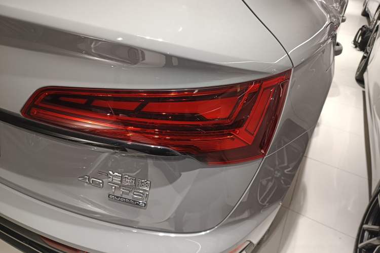 Used Audi Q5L Sportback 2022 40 TFSI Fashion Model Exterior 6