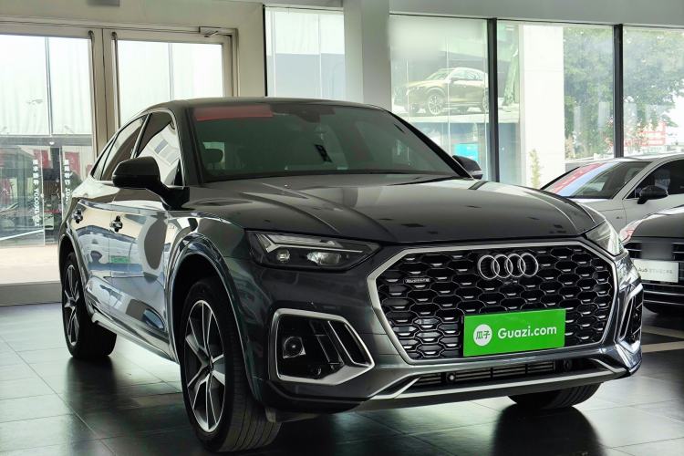 Used Audi Q5L Sportback 2022 40 TFSI Luxury Model Front Right 45 Deg