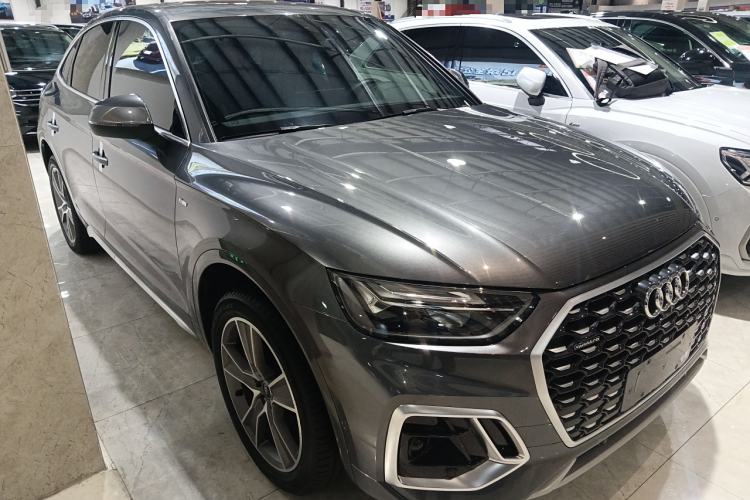 Used Audi Q5L Sportback 2022 40 TFSI Luxury Model Front Right 45 Deg