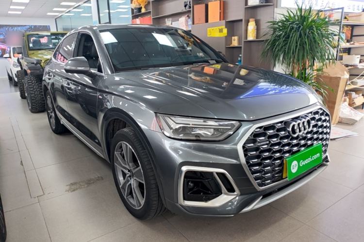 Used Audi Q5L Sportback 2022 40 TFSI Luxury Model Front Right 45 Deg
