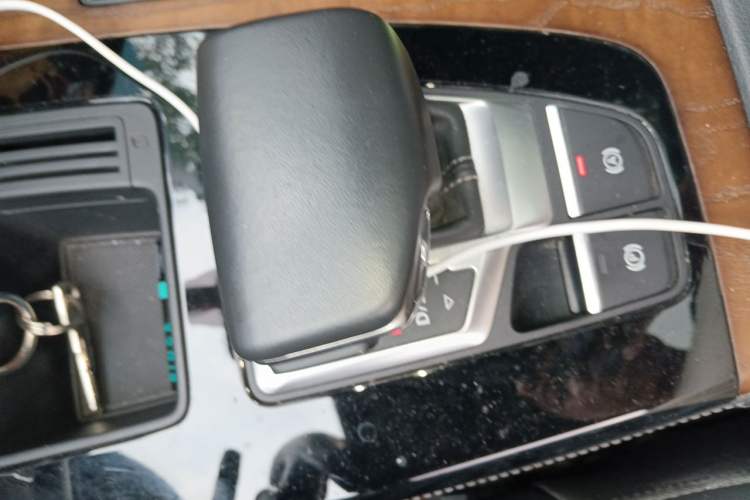 Used Audi Q5L Sportback 2022 45 TFSI Luxury Model Gear Lever