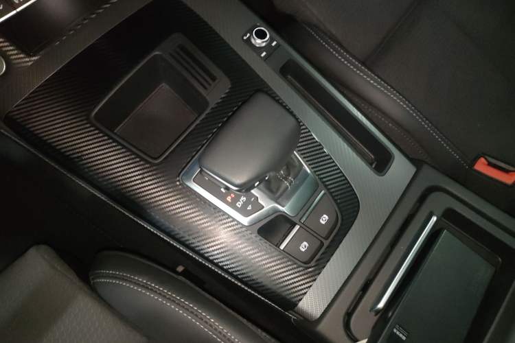 Used Audi Q5L Sportback 2022 Updated 45 TFSI Luxury Edition Gear Lever