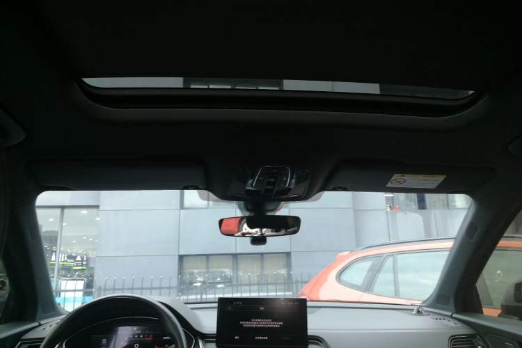 Used Audi Q5L Sportback 2022 45 TFSI Luxury Model Headliner