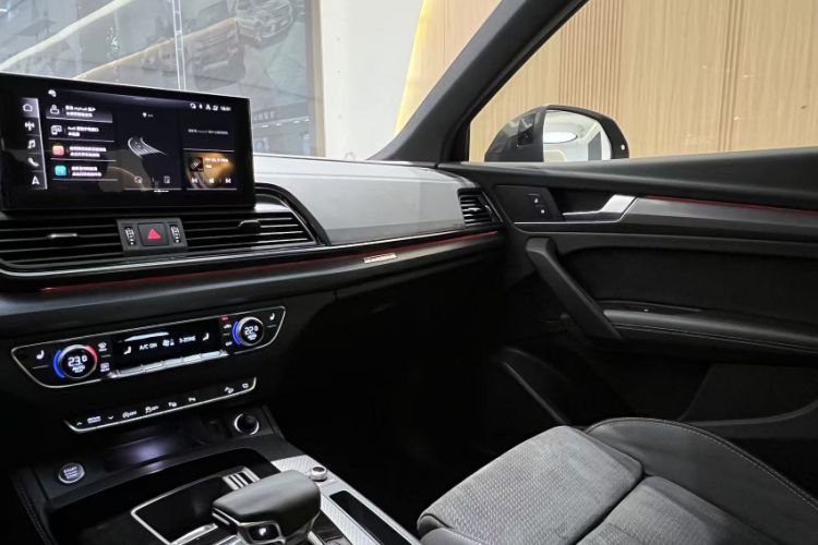 Used Audi Q5L Sportback 2022 40 TFSI Luxury Model Interior 2
