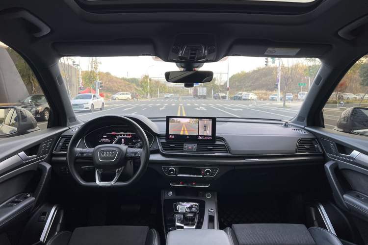 Used Audi Q5L Sportback 2022 45 TFSI Luxury Model Interior 3