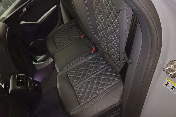 Used Audi Q5L Sportback 2022 40 TFSI Fashion Model Interior 4