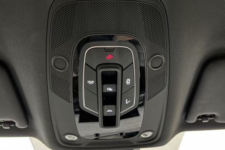 Used Audi Q5L Sportback 2022 40 TFSI Luxury Model Interior 8
