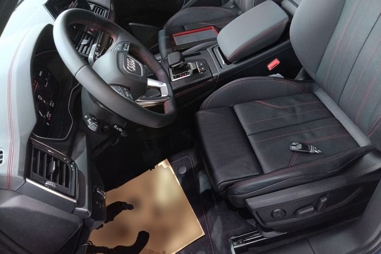 Used Audi Q5L Sportback 2022 40 TFSI RS Package Performance Model Left Front Seat