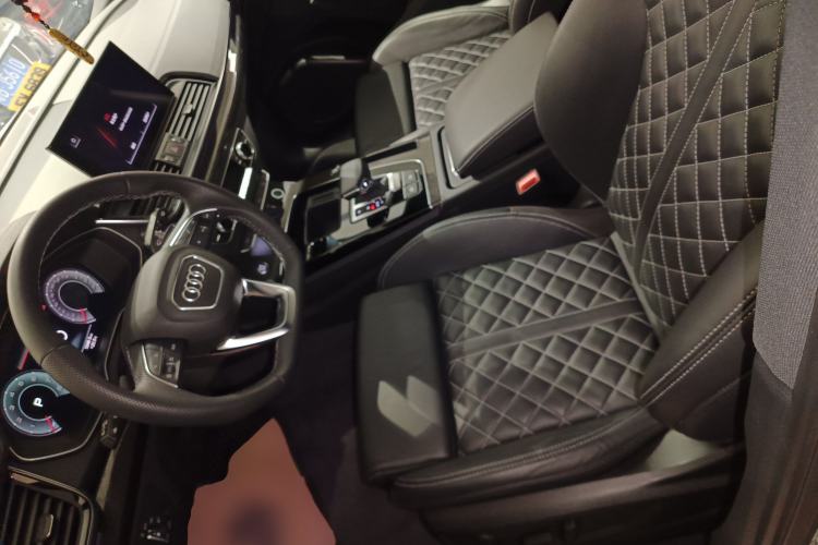 Used Audi Q5L Sportback 2022 40 TFSI Fashion Model Left Front Seat