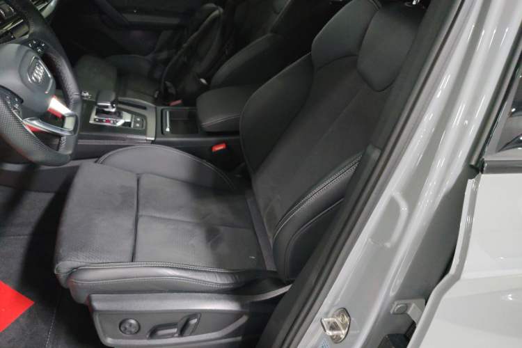 Used Audi Q5L Sportback 2022 Updated 45 TFSI Luxury Edition Left Front Seat