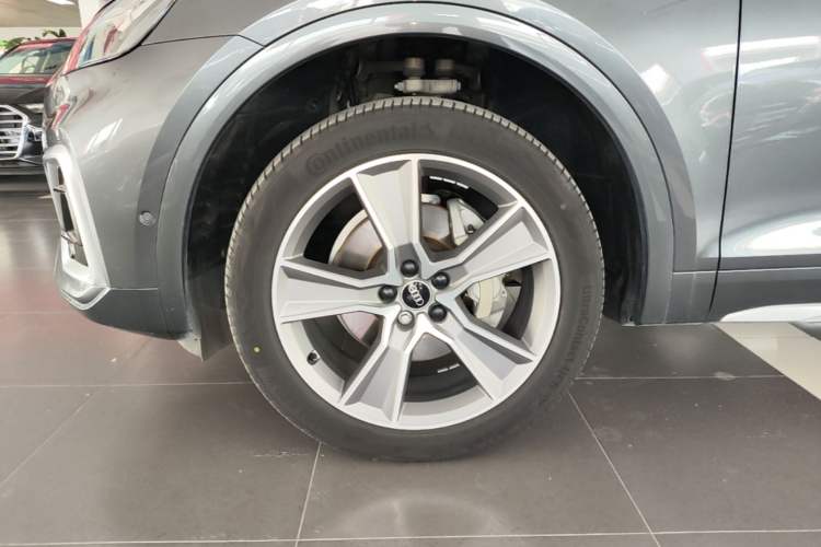 Used Audi Q5L Sportback 2022 40 TFSI Luxury Model Left Front Wheel Hub