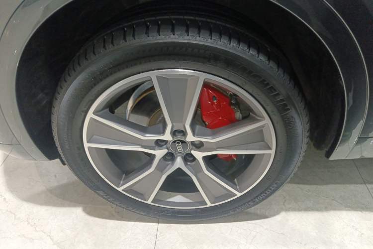 Used Audi Q5L Sportback 2022 40 TFSI Luxury Model Left Front Wheel Hub