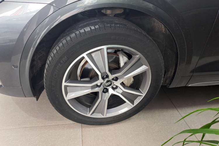 Used Audi Q5L Sportback 2022 40 TFSI Luxury Model Left Front Wheel Hub