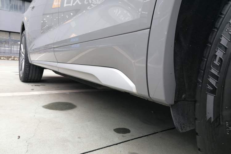 Used Audi Q5L Sportback 2022 45 TFSI Luxury Model Left Side Sill