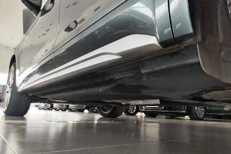 Used Audi Q5L Sportback 2022 40 TFSI Luxury Model Left Side Sill