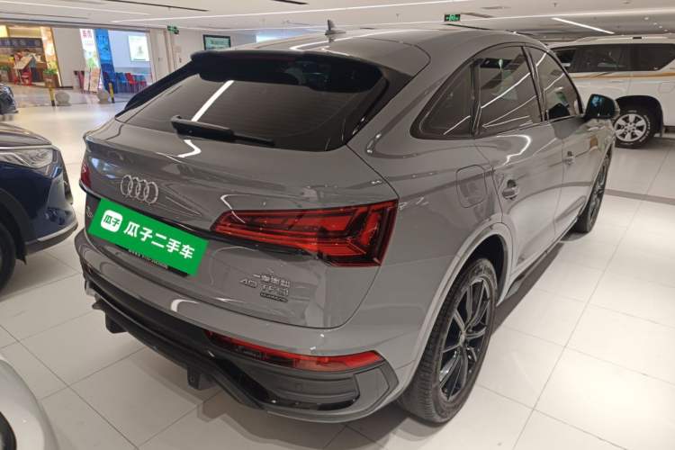 Used Audi Q5L Sportback 2022 40 TFSI Fashion Model Rear Right 45 Deg