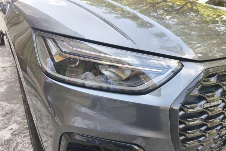 Used Audi Q5L Sportback 2022 40 TFSI Luxury Model Right Front Headlight