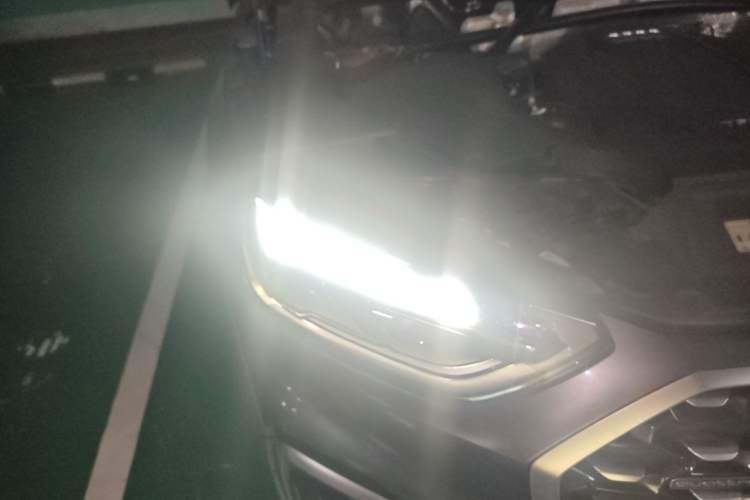 Used Audi Q5L Sportback 2022 40 TFSI Luxury Model Right Front Headlight