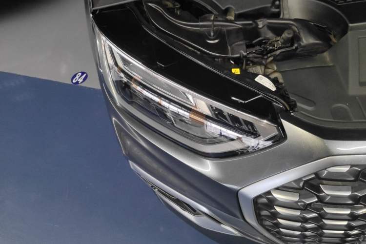 Used Audi Q5L Sportback 2022 40 TFSI Luxury Model Right Front Headlight