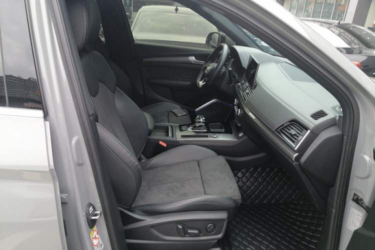 Used Audi Q5L Sportback 2022 45 TFSI Luxury Model Right Front Seat