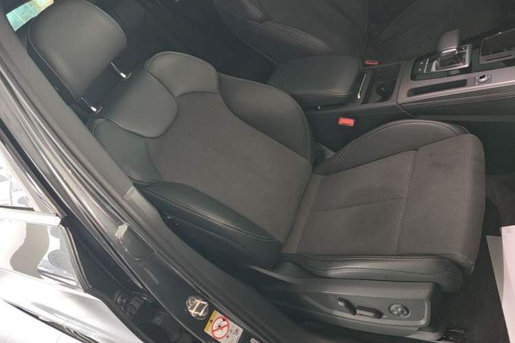 Used Audi Q5L Sportback 2022 40 TFSI Luxury Model Right Front Seat