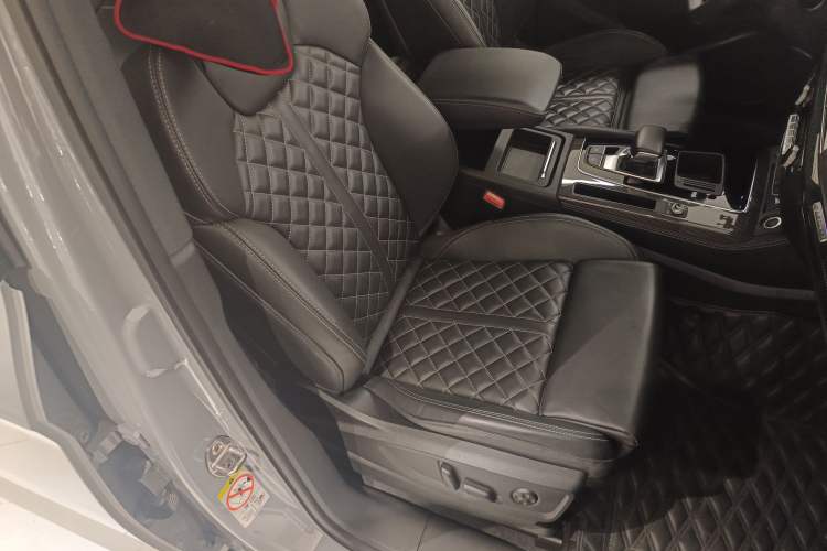 Used Audi Q5L Sportback 2022 40 TFSI Fashion Model Right Front Seat