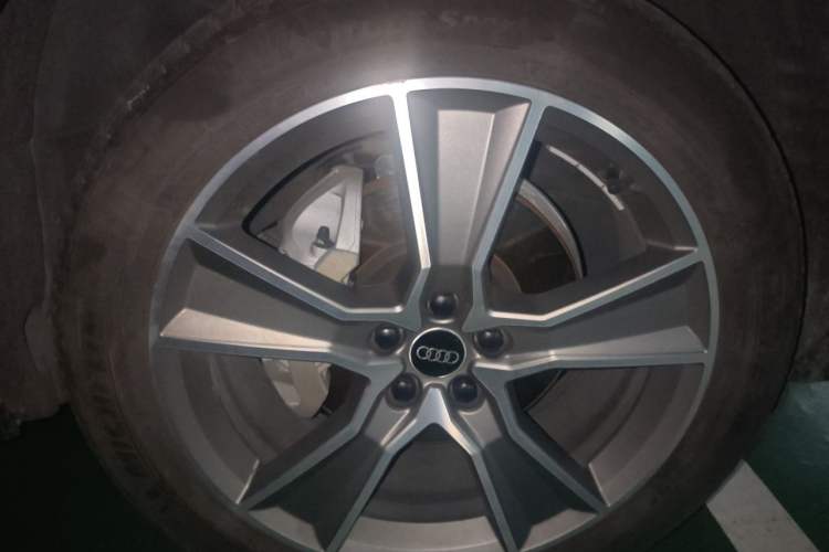 Used Audi Q5L Sportback 2022 40 TFSI Luxury Model Right Front Wheel Hub