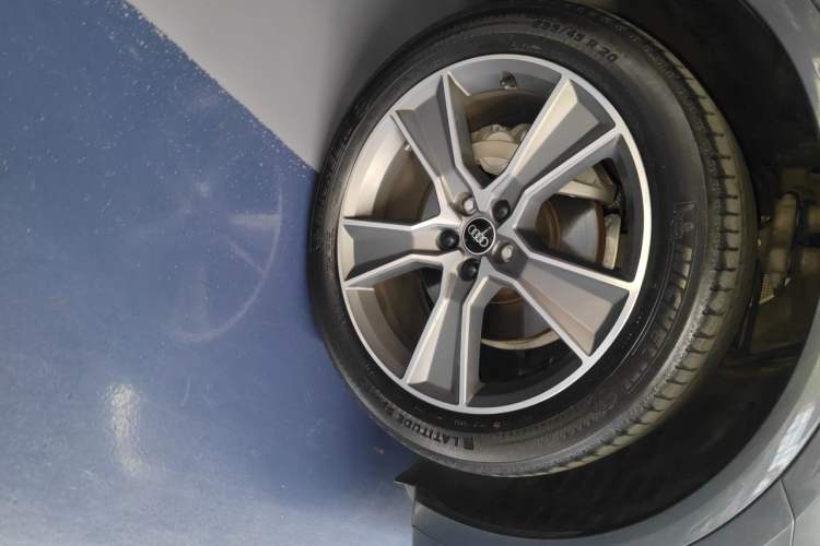 Used Audi Q5L Sportback 2022 40 TFSI Luxury Model Right Front Wheel Hub