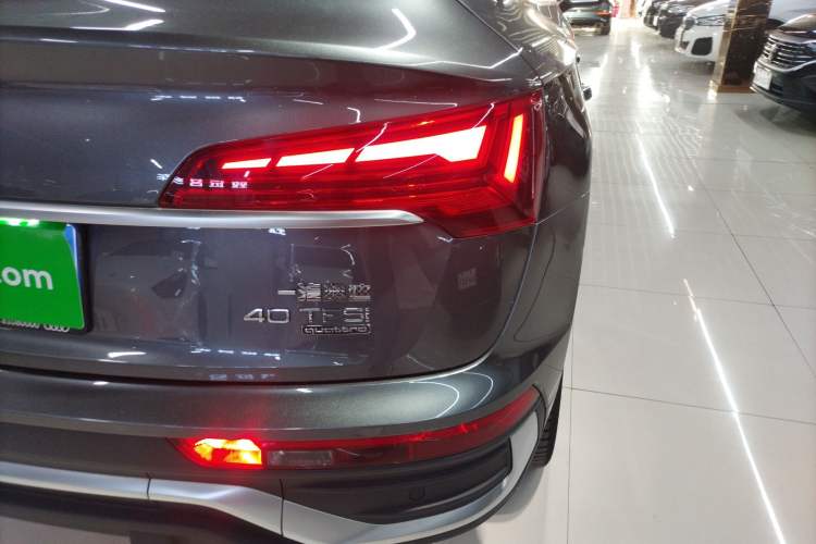 Used Audi Q5L Sportback 2022 40 TFSI Luxury Model Right Rear Taillight