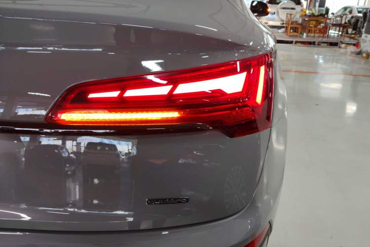 Used Audi Q5L Sportback 2022 Updated 45 TFSI Luxury Edition Right Rear Taillight