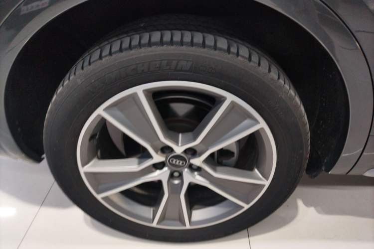 Used Audi Q5L Sportback 2022 40 TFSI Luxury Model Right Rear Wheel Hub
