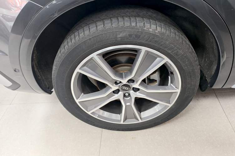 Used Audi Q5L Sportback 2022 40 TFSI Luxury Model Right Rear Wheel Hub