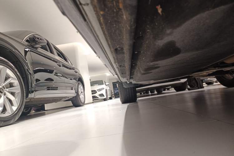 Used Audi Q5L Sportback 2022 40 TFSI Fashion Model Right Side Sill