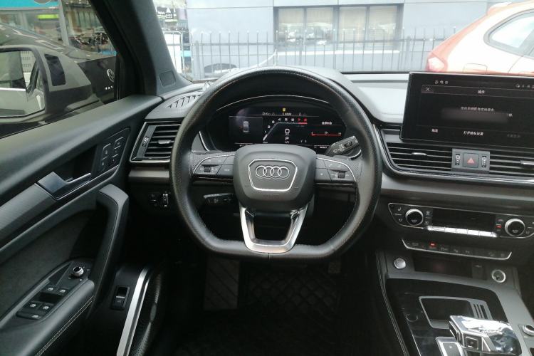 Used Audi Q5L Sportback 2022 45 TFSI Luxury Model Steering Wheel
